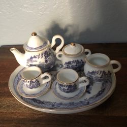 Adeline handmade fine porcelain mini tea set in decorative box, 10 pieces