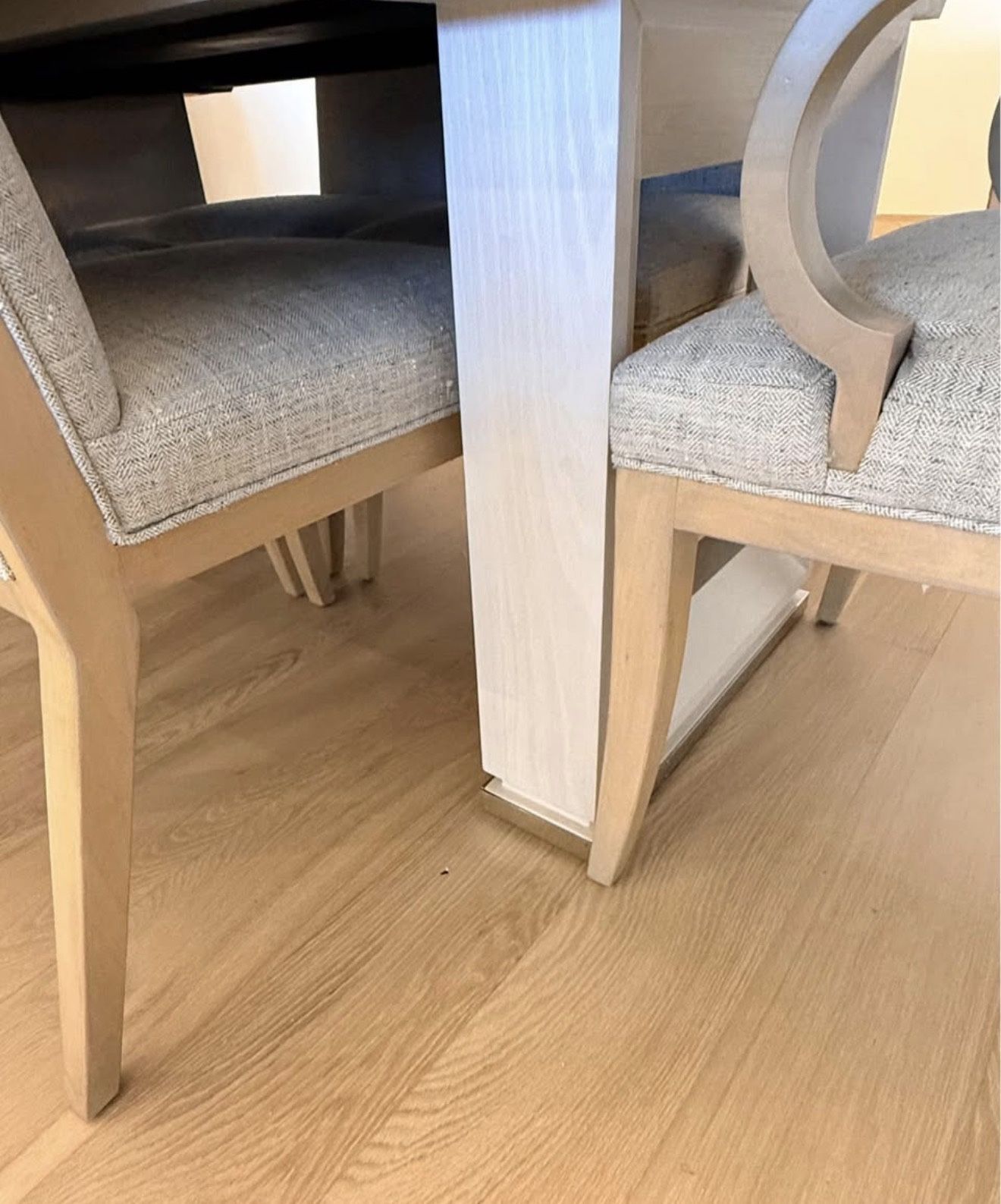 Beautiful Very High End Solid Wood  Dining Table & 6 Chairs 