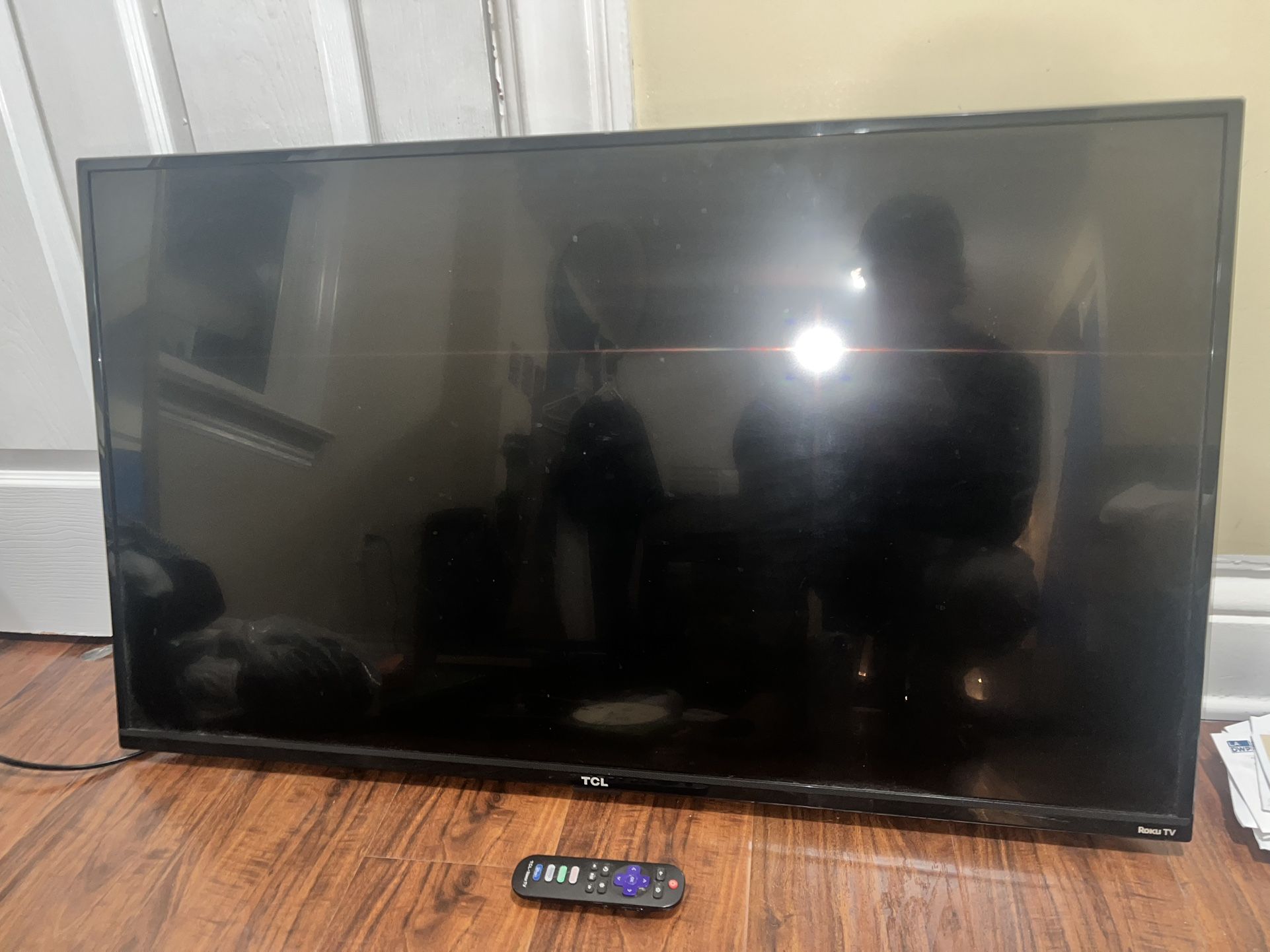32-inch TCL Roku Smart TV
