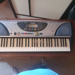 Yamaha PSR-240 