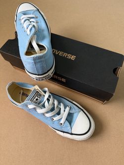 $25.00, Converse unisex chuck Taylor star sneakers, size 6