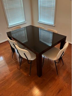 Dinning Table with chairs