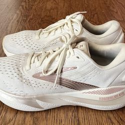 WOMENS BROOKS RUNNING SHOES