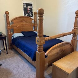Queen / Full Bed Headboard, Footboard, and Frame