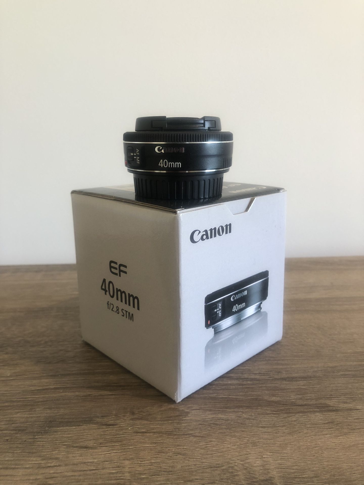 Canon EF 40mm F2.8 STM