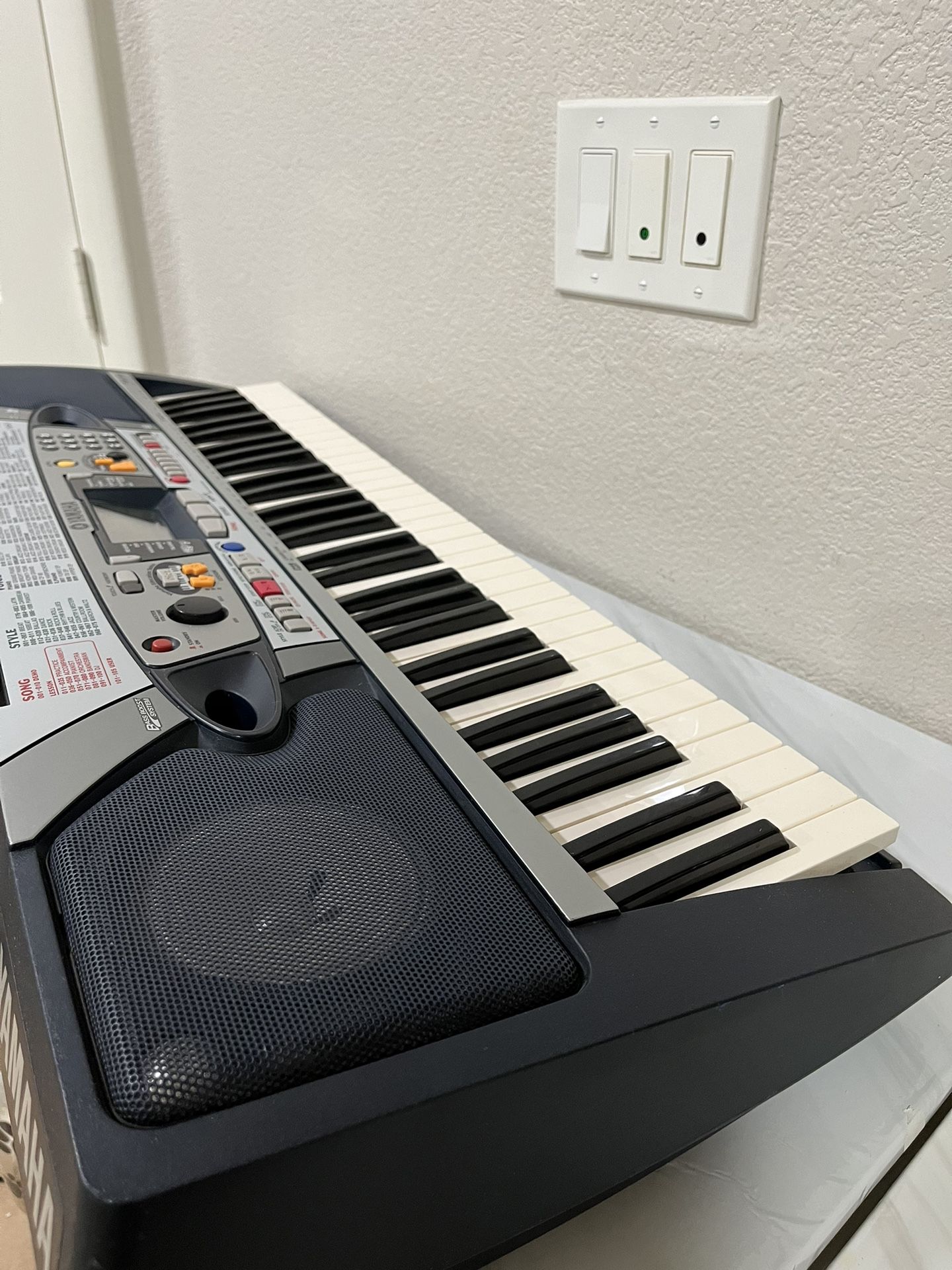 Yamaha PSR-280 Portatone 61 Key Electronic Keyboard for Sale in