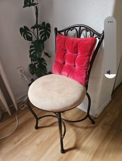 Metal Vanity Chair with Cushioned Seat