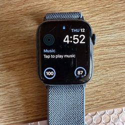 Apple Watch 5 WIFI+CELLULAR WITH ADDITIONAL BANDS