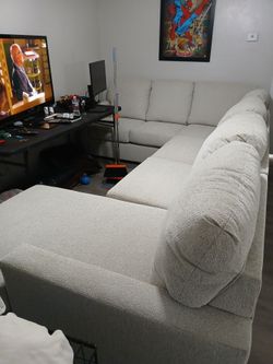 Signature design by Ashley sectional & ottoman