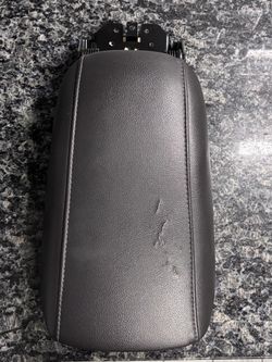 2013-2016 Ford Fusion Console Lid Black w/ Ash Stitching