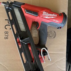 Milwaukee m18 fuel 15ga finish nail gun