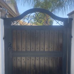 Side Custom Gates