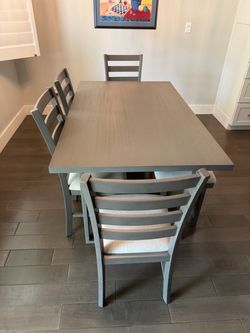 Dining Room Table- Seating for 6