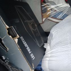 Projector Also Have A Screen  For It 