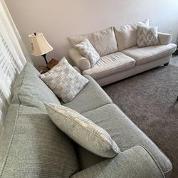 Like New! 2-Piece Sofa & Loveseat Set - Pet/Smoke Free