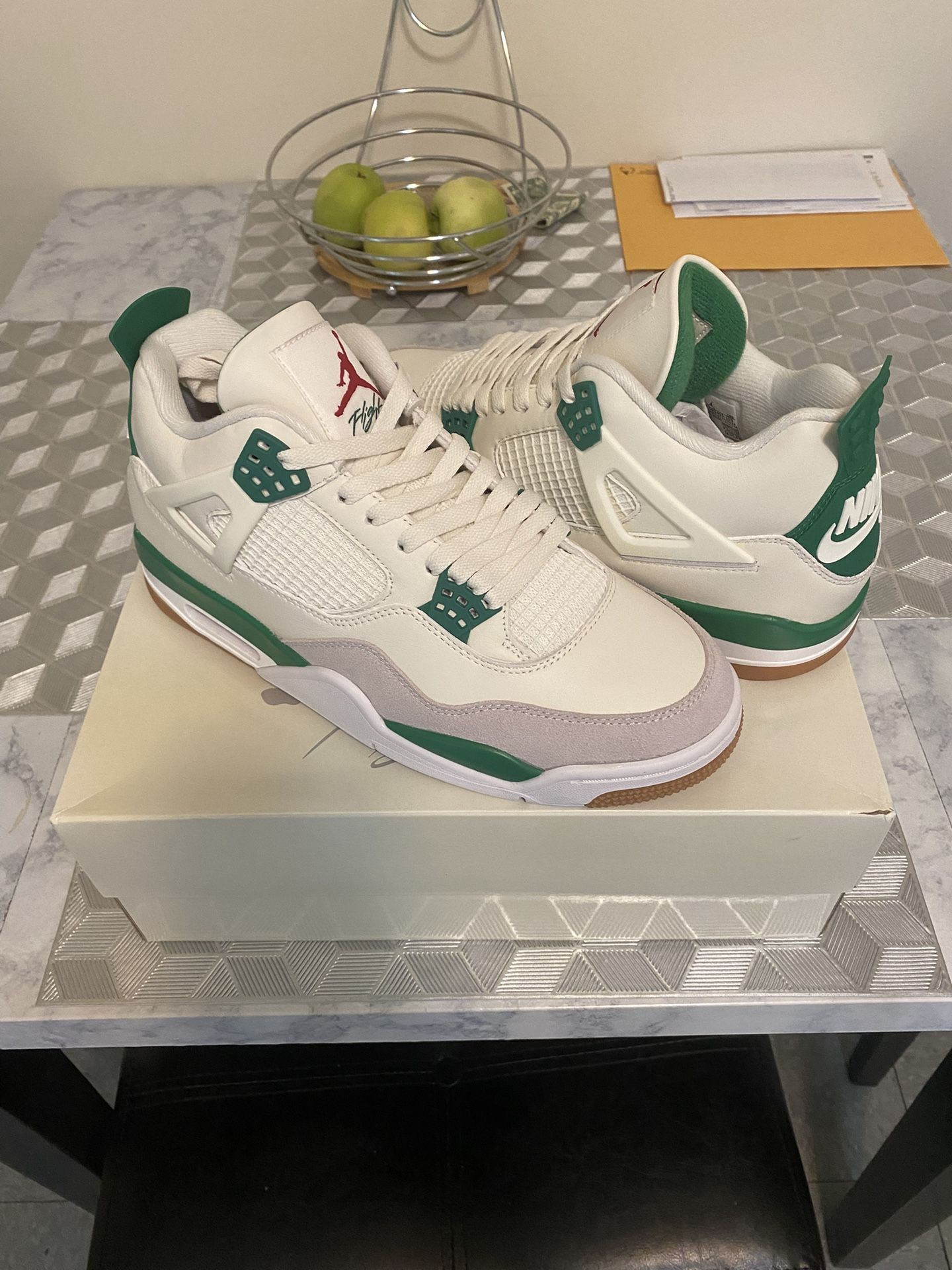 Jordan 4 Retro SB Pine Green