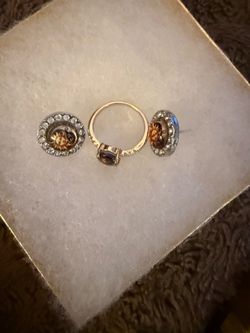 Juego de. Aretes. Y. Aniyo.
