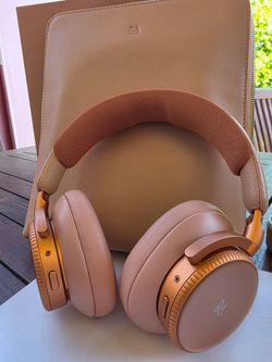 Bang and Olufsen H100 - Sunset Apricot