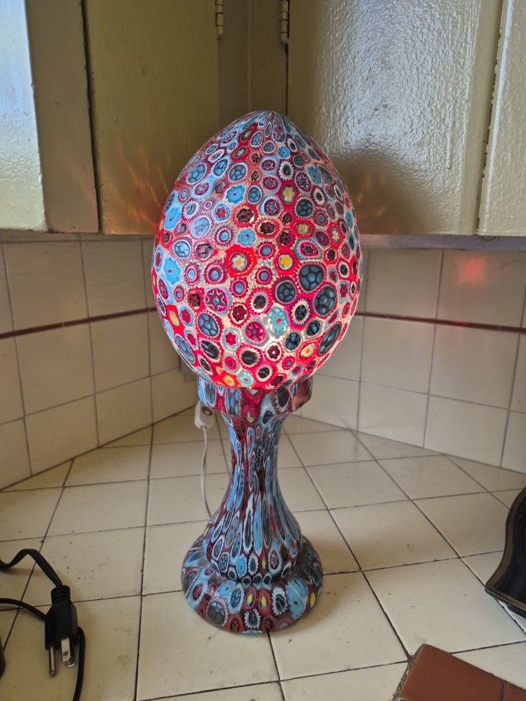 FRATELLI TOSO MILLEFIORI MURANO EGG TABLE LIGHT