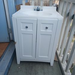 Un Lavamos Para Baño Blanco 