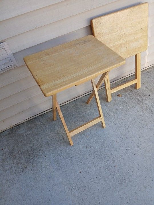 Foldable Wooden Table