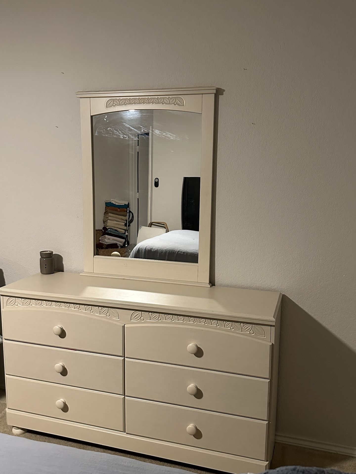 White Dresser Desk Mirror Hutch 