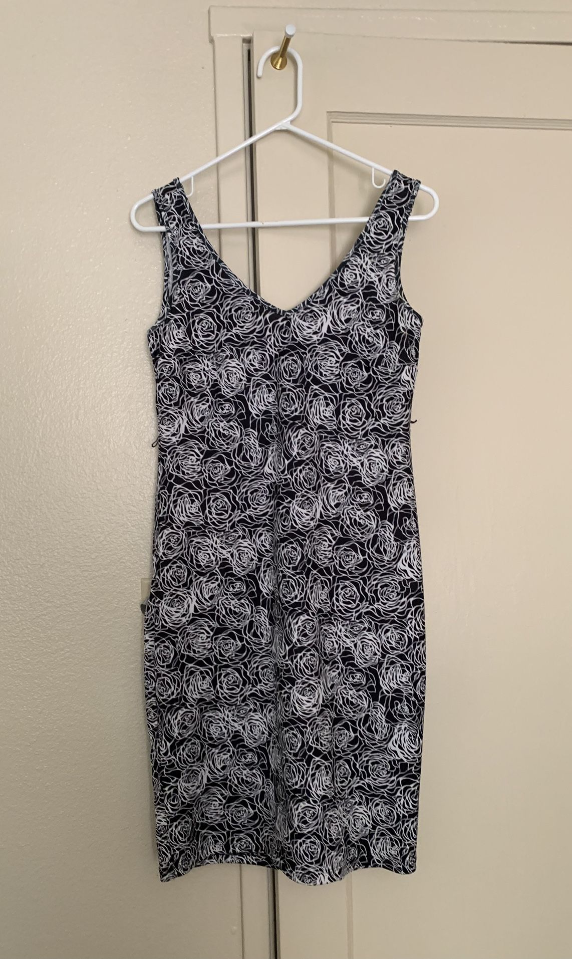 Nice black and white summer dress size one worn once