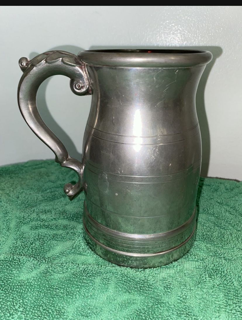 Vintage Fine English Pewter Metal Sheffield Of England beer stein Has 2 Small dents $30