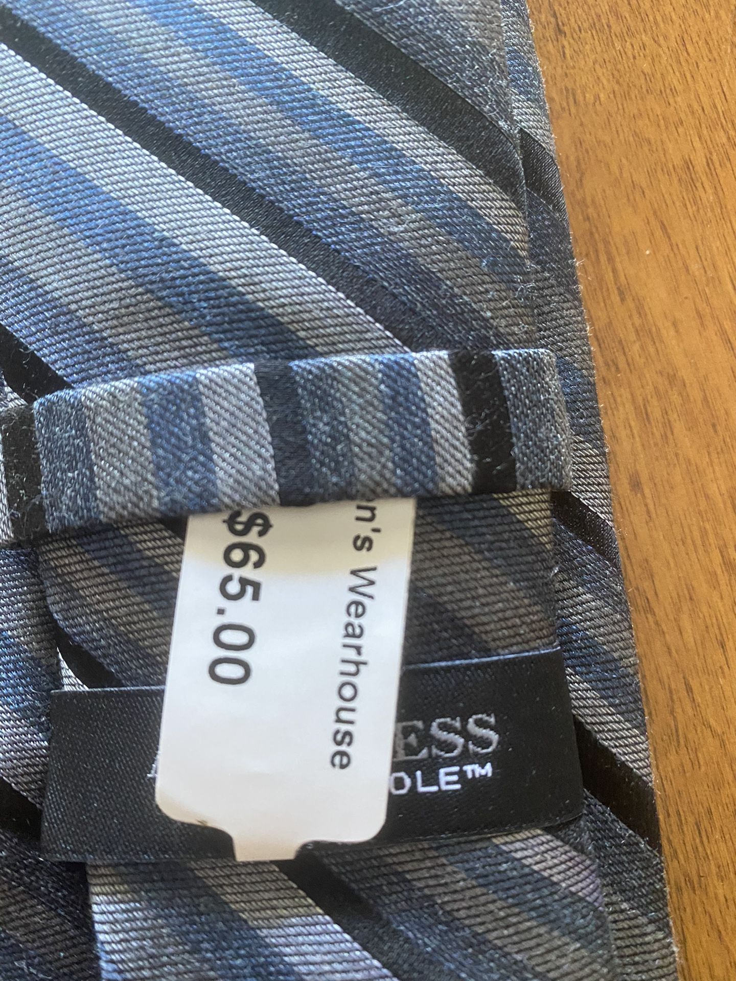 Men’s dress shirt and tie