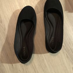 Black Flats - Size 8 1/2