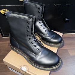 Doc Martin’s 1460 Women’s Size 9 