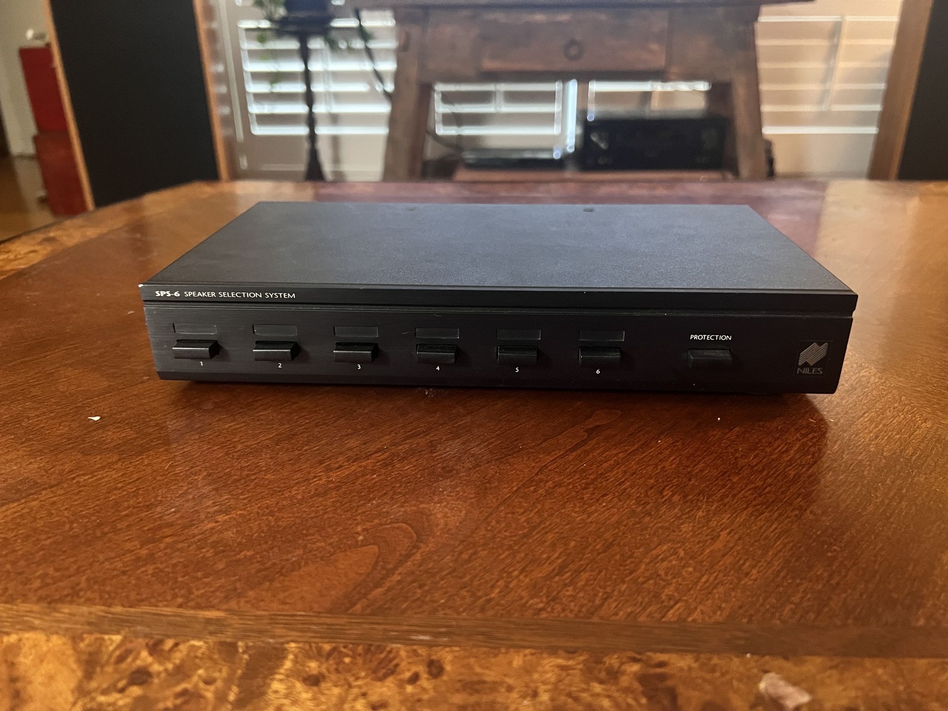 Niles SPS-6 Speaker Selector System