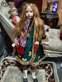 Beautiful vintage 32 in doll