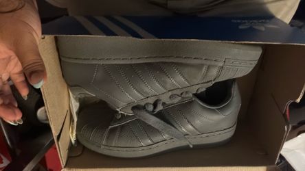 XL Grey superstar