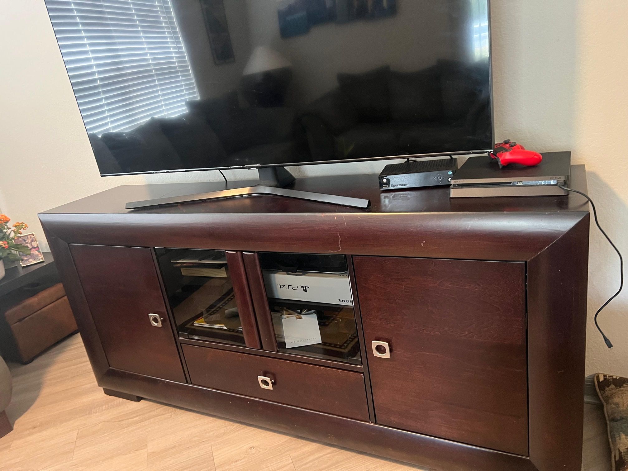 Mueble de TV / TV cabinet