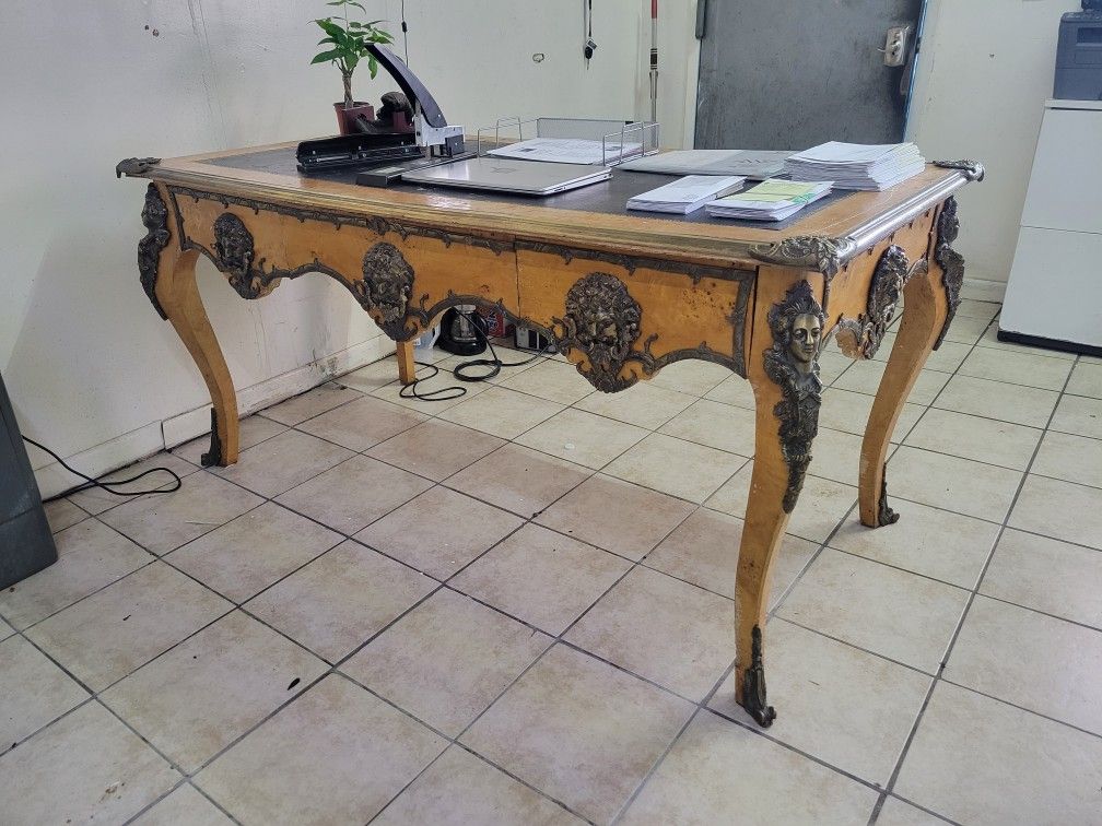 Antique Table ANCIEN GOD Of ZUES
