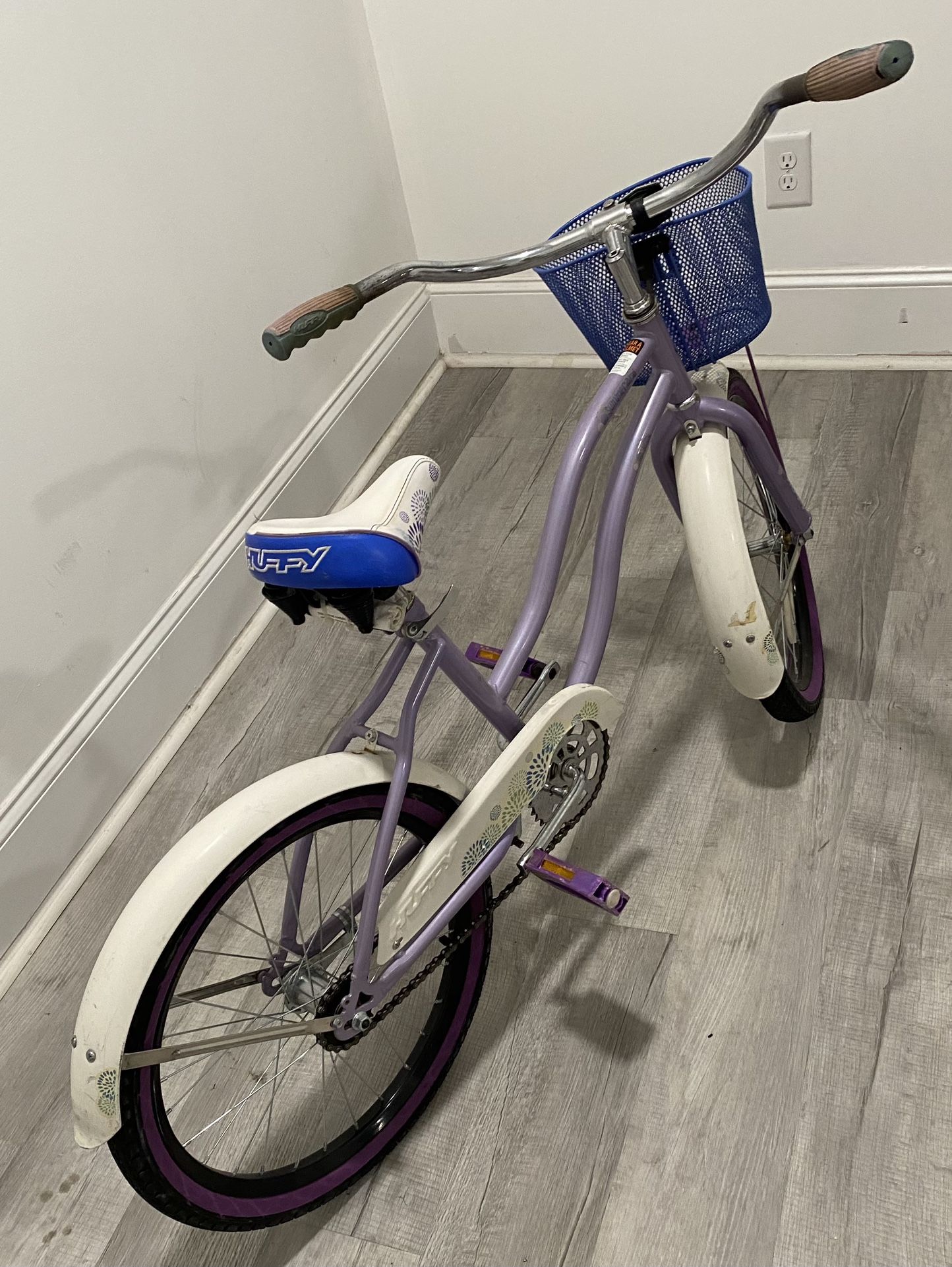 Huffy 20 Summerland Girls Cruiser Bike Purple for Sale in Charleston SC OfferUp