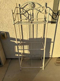 Plant shelf