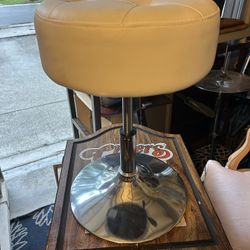 Beautiful, adjustable swivel stool