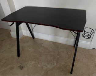 Desino gaming desk