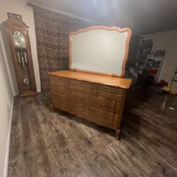 ✨ Elegant 9-Drawer Birch Dresser & Matching Queen Headboard Set ✨