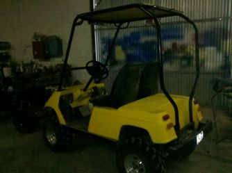 LIFTED YAMAHA GOLF CART 