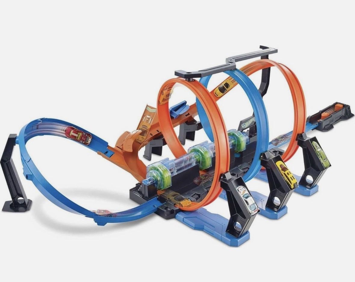 Hot Wheels Corkscrew Crash Track Launch Set