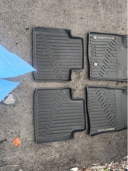 Car mats in good condition mitsubishi outlander 2022-2025