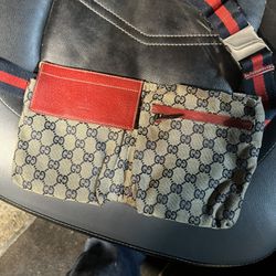Gucci Cross Shoulder Bag 