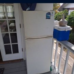 Kenmore Refrigerator With Freezer