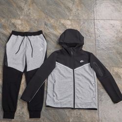 Black & Grey Nike Tech Fleece Set