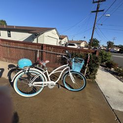 Woman’s 3 Speed Bike And Beach Cruiser 
