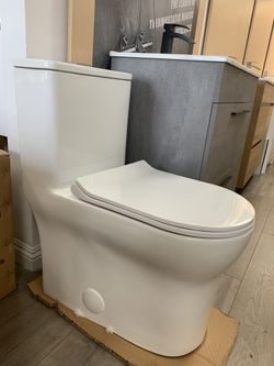 One piece design toilet on sale only 3 left