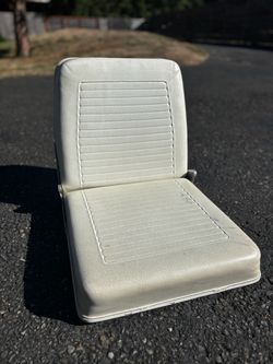 Garelick White Boating Helm Seat